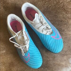 Nike Phantom Women's Blue And White Soccer Shoes. Good Condition. Size 7.